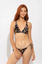 Load image into Gallery viewer, Model Front: Rio De Sol Haut Top Flora Alba