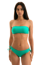 Load image into Gallery viewer, Model Front: Rio De Sol Haut Top Bahamas Reto