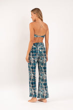 Load image into Gallery viewer, Model Back: Rio De Sol Pantalon De Plage Azule Murana Pants