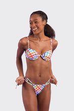 Load image into Gallery viewer, Model Front: Rio De Sol Ensemble Set Square Kyra Pipa