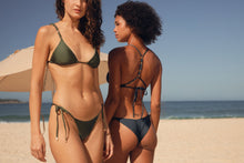 Load image into Gallery viewer, Image 14: Rio De Sol Haut Top Shimmer-Shark Tri-Fixo-Noa