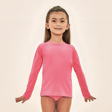 Load image into Gallery viewer, Model Front: Uv Line T-Shirt Acqua Qr Code Chiclete Fluor Upf50+