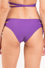 Load image into Gallery viewer, Image 07: Rio De Sol Bas Bottom Amuleto Madrid