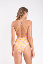 Load image into Gallery viewer, Model Back: Rio De Sol Une Pièce Dreamy Julia