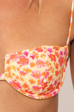 Load image into Gallery viewer, Image 06: Rio De Sol Haut Top Ditsy-Butter Juliette
