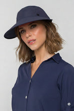 Load image into Gallery viewer, Model Front: Uv Line Casquette Visor Capri Colors Nac Fem Navy Blue Upf50+