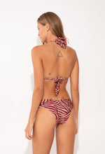 Load image into Gallery viewer, Model Back: Rio De Sol Bas Bottom Dune Mel