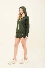 Load image into Gallery viewer, Image 03: Uv Line Fitness Robes Bag-Foldable Windbreaker Jacket Verde Militar