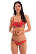 Load image into Gallery viewer, Model Front: Rio De Sol Ensemble Set Wildflowers Bra-Sport Lisboa