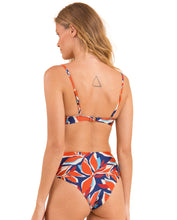 Load image into Gallery viewer, Image 07: Rio De Sol Ensemble Set Leaves Bandeau-Joy Hotpants