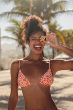 Load image into Gallery viewer, Image 08: Rio De Sol Haut Top Ditsy-Butter Lia