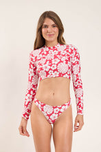Load image into Gallery viewer, Model Front: Wednesday In Hawaii By Rio De Sol Haut Top Pua-Hibiscus Reef