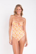 Load image into Gallery viewer, Model Front: Rio De Sol Une Pièce Dreamy Julia