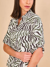 Load image into Gallery viewer, Image 03: Uv Line Chemise Shirt Copa Fauna Upf50+