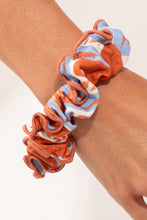 Load image into Gallery viewer, Image 04: Rio De Sol Chouchou Olyra Scrunchie