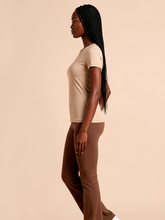Load image into Gallery viewer, Image 03: Uv Line T-Shirt T-Shirt Fem New Fit Fem Sand Upf50+