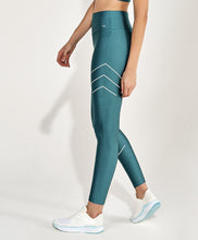 Load image into Gallery viewer, Image 02: Alto Giro Fitness Bas Legging Atlanta Fitas Refletivas Verde Strong