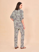 Load image into Gallery viewer, Model Back: Uv Line Chemise Shirt Copa Fauna Upf50+