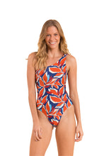 Load image into Gallery viewer, Model Front: Rio De Sol Une Pièce Leaves Santorini