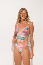 Load image into Gallery viewer, Model Front: Rio De Sol Une Pièce River Trikini