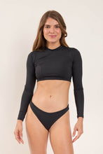 Load image into Gallery viewer, Model Front: Wednesday In Hawaii By Rio De Sol Haut Top Lava Reef