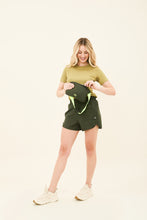 Load image into Gallery viewer, Image 07: Uv Line Fitness Robes Bag-Foldable Windbreaker Jacket Verde Militar
