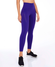 Load image into Gallery viewer, Model Front: Alto Giro Fitness Bas Legging Blackout Ii Laser E Fusao Roxo Eletric
