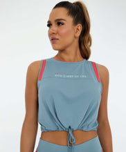 Load image into Gallery viewer, Model Front: Alto Giro Fitness Haut Regata Eco Skin Fit Recortes E Regulagem Cinza Lead