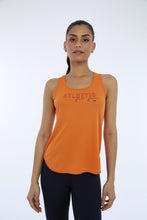 Load image into Gallery viewer, Model Front: Alto Giro Fitness Haut Regata Skin Fit Inspiracional Laranja Orangeade