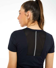 Load image into Gallery viewer, Model Back: Alto Giro Fitness Haut T-Shirt Skin Fit Recortes Com Refletivos Preto