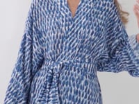 Load and play video in Gallery viewer, Video: Rio De Sol Robe De Plage Chuva Kimono