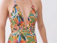 Load and play video in Gallery viewer, Video: Rio De Sol Une Pièce Tropical New Vegas