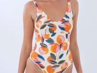 Load and play video in Gallery viewer, Video: Rio De Sol Une Pièce Picnic Bella