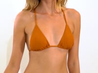 Load and play video in Gallery viewer, Video: Rio De Sol Haut Top Ferrugo Tri-Aya