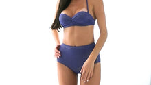 Load and play video in Gallery viewer, Video: Rio De Sol Bas Calcinha Radiante Azul Marinho Hot Pant