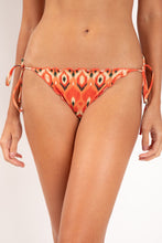 Load image into Gallery viewer, Gallery: Rio De Sol Bas Bottom Maracai Frufru