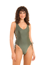 Load image into Gallery viewer, Model Front: Rio De Sol Une Pièce Croco Zoe