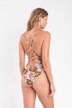 Load image into Gallery viewer, Model Back: Rio De Sol Une Pièce Kauai Sunny