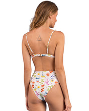 Load image into Gallery viewer, Image 08: Rio De Sol Ensemble Set Countryside Kyra Hotpants