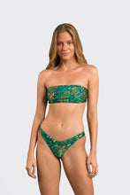 Load image into Gallery viewer, Model Front: Rio De Sol Ensemble Set Wilds Bandeau-Reto Highleg