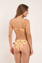 Load image into Gallery viewer, Model Back: Rio De Sol Haut Top Mosaico Bandeau-Joy