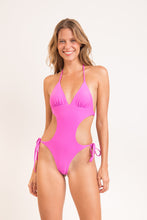 Load image into Gallery viewer, Model Front: Rio De Sol Une Pièce Vita-Pink Trikini