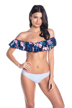 Load image into Gallery viewer, Model Front: Saha Ensemble Cumbia Floral Night