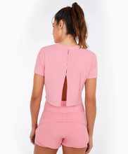 Load image into Gallery viewer, Model Back: Alto Giro Fitness Haut T-Shirt Skin Fit Cropped 1983 Rosa Icing

