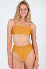 Load image into Gallery viewer, Gallery: Rio De Sol Ensemble Set Damasco Bandeau-Reto Hotpants

