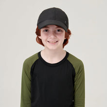 Load image into Gallery viewer, Model Front: Uv Line Casquette Cap Teens Colors Inf Black Upf50+
