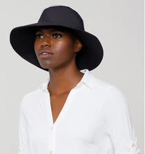 Load image into Gallery viewer, Model Front: Uv Line Bob Hat California Nac Fem Black Upf50+
