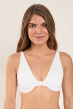Load image into Gallery viewer, Gallery: Rio De Sol Haut Top Sand-White Chantal

