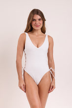 Load image into Gallery viewer, Model Front: Rio De Sol Une Pièce Memphis-White Zoe
