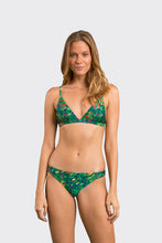 Load image into Gallery viewer, Model Front: Rio De Sol Ensemble Set Wilds Tri-Fixo Essential-Comfy
